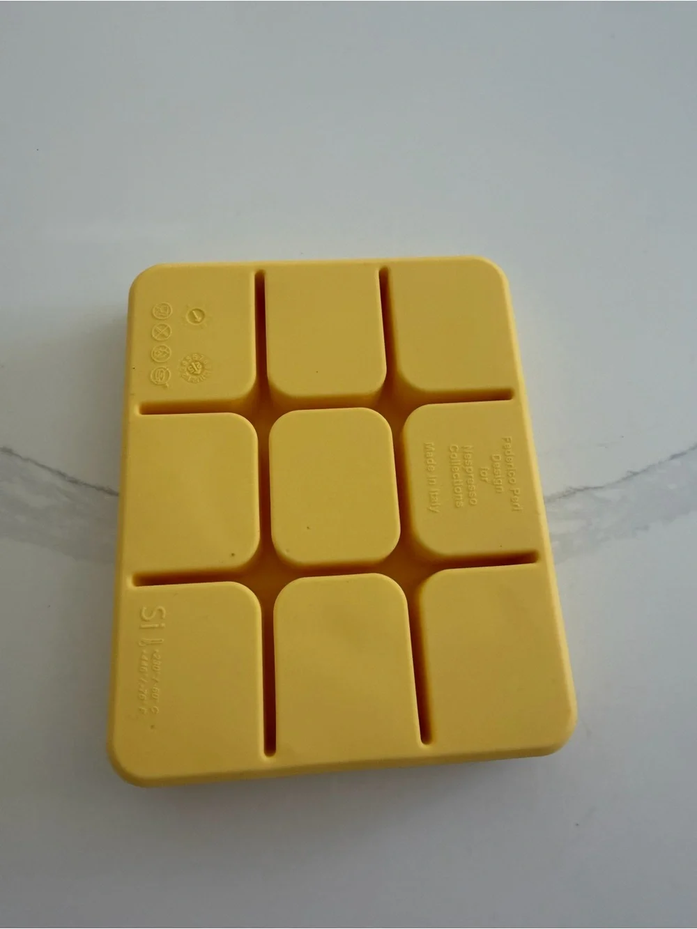 Nespresso Barista Silicone Ice Tray in Bright Yellow and tote bag lavender - Picture 4 of 14